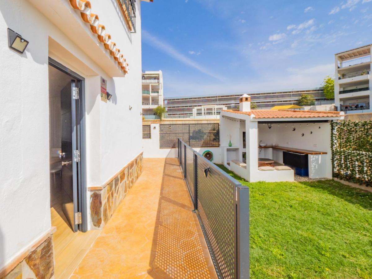 Cubo'S Hostal William'S Sunny 3 With Breakfast Torre de Benagalbon Exterior photo